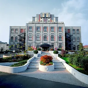 4* Szálloda Starhotels Business Palace
